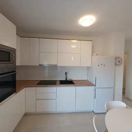 Apartment Ena *