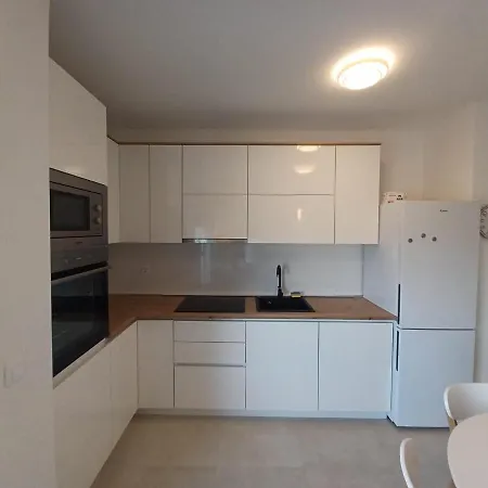 Ena Apartment *