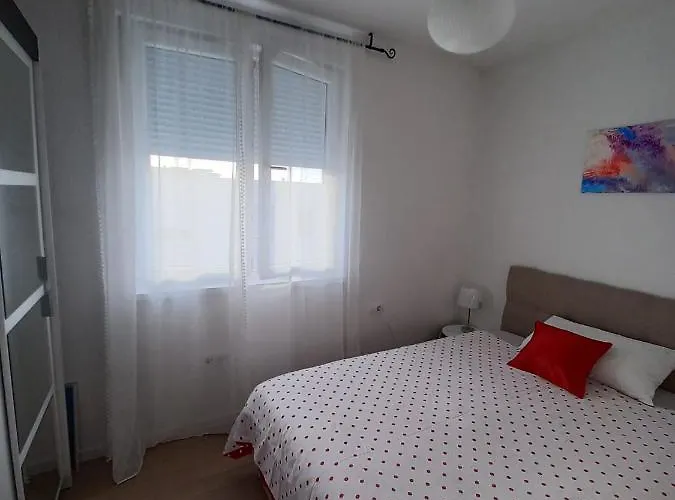 Ena Διαμέρισμα