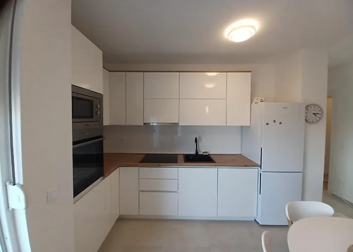 Ena Διαμέρισμα *