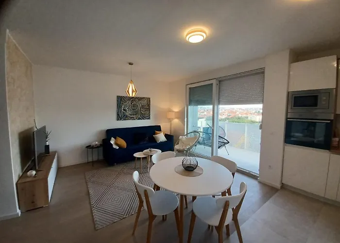 Ena Διαμέρισμα