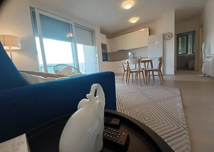 Ena Διαμέρισμα